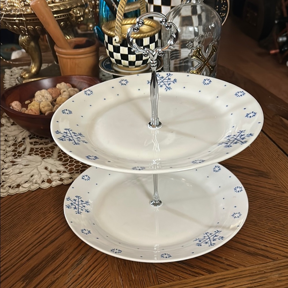 Vintage 2-Tier Serving Stand